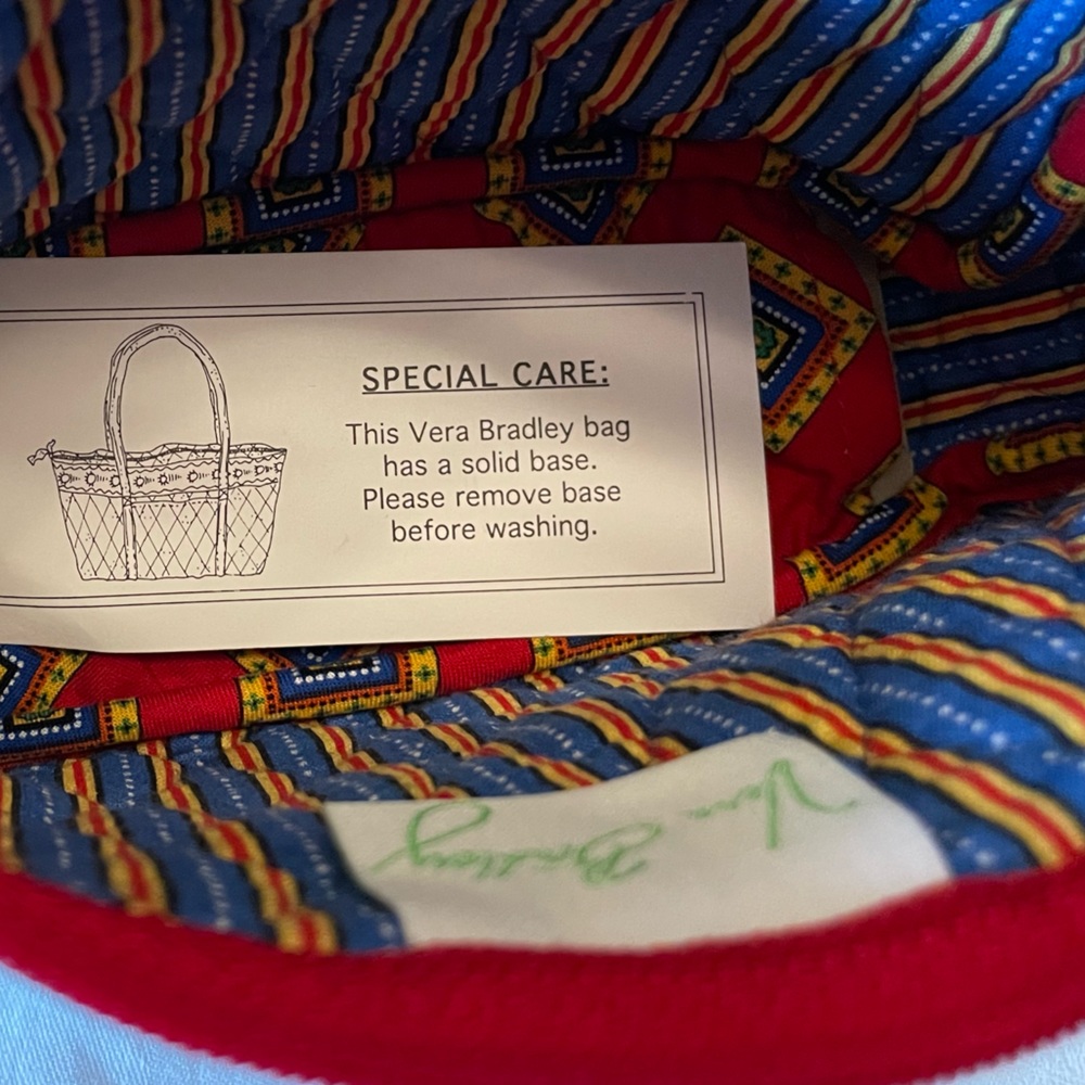 Vera Bradley- retired pattern. NWOT - see pics for dimensions - Picture 5 of 6
